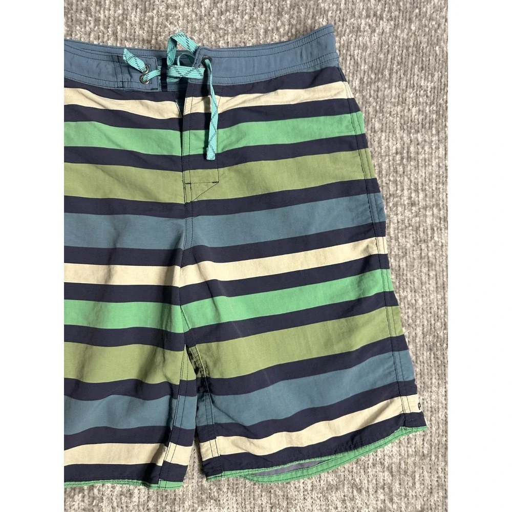 PATAGONIA BOYS BOARDSHORTS WAVEFARER WATER RIBBON BIG NETTLE GREEN 67817 SIZE 18